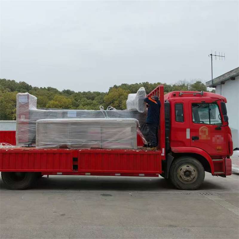 安龙县察布查尔县：物流专线的高效货运之旅